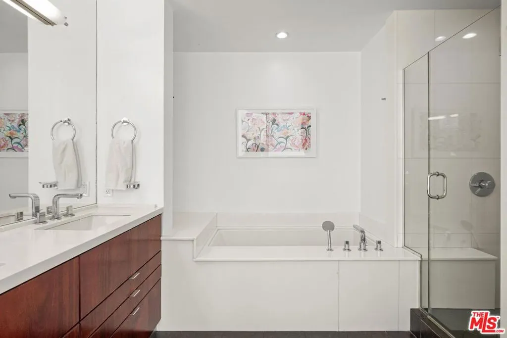 1200 N Sweetzer Avenue 7, West Hollywood, California 90069 home-pic-19